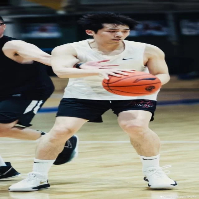 田径接力阵容年轻化分析与趋势解读